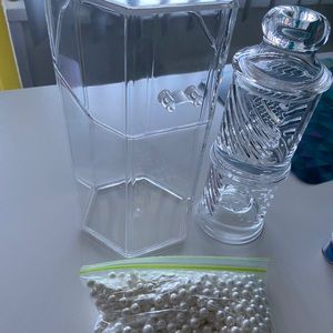 Makeup brush & sponge case.